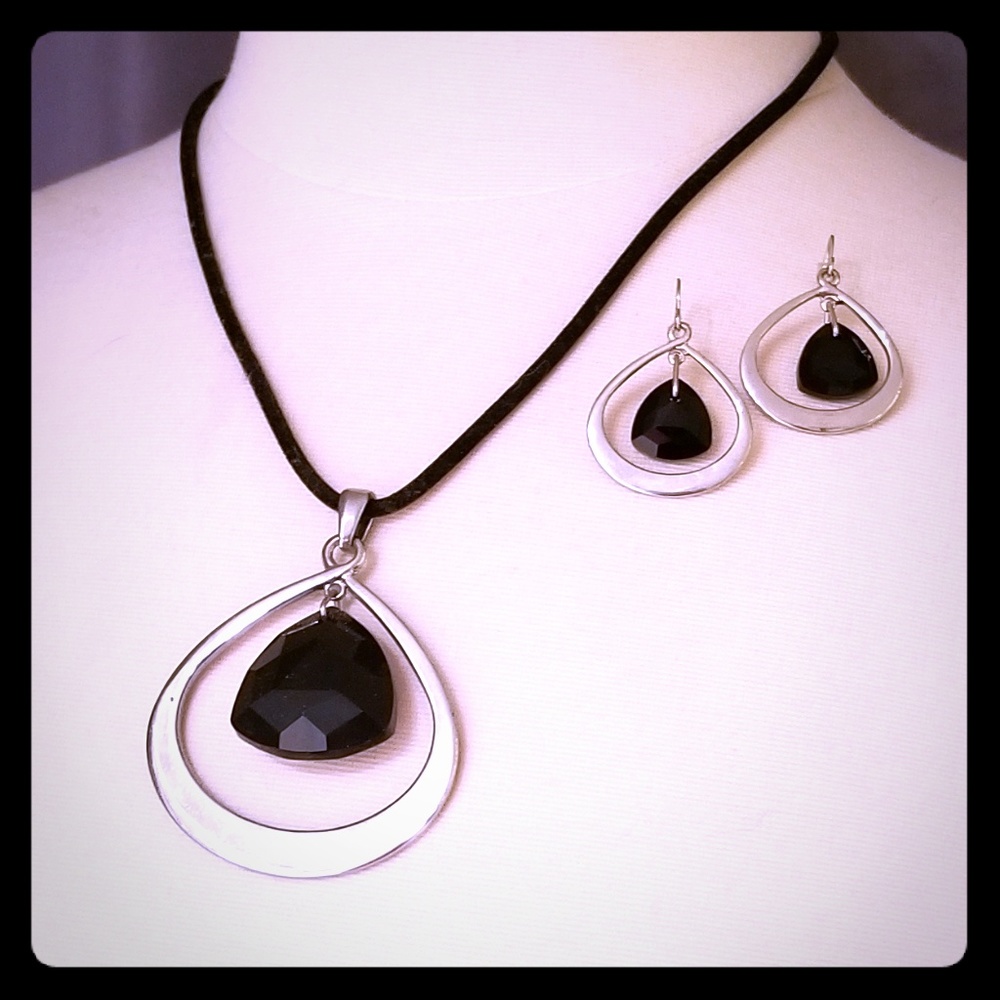 🌺Silver Black Pendant & Earrings set